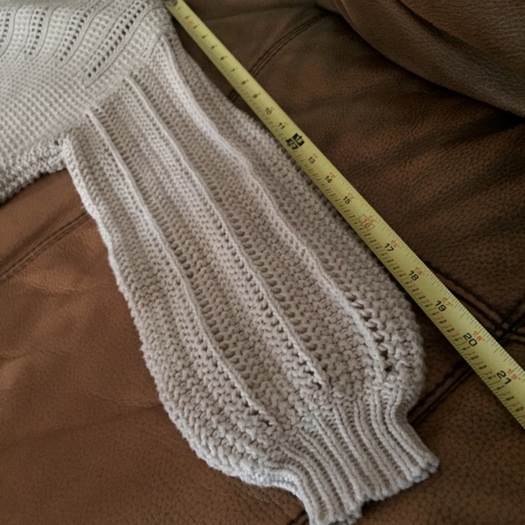 Sweet crocheted sweater - Picture 7 of 9